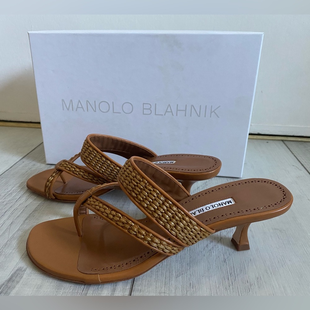 NWT Tan leather trim Manolo Blahniks, NWT, size 39.5